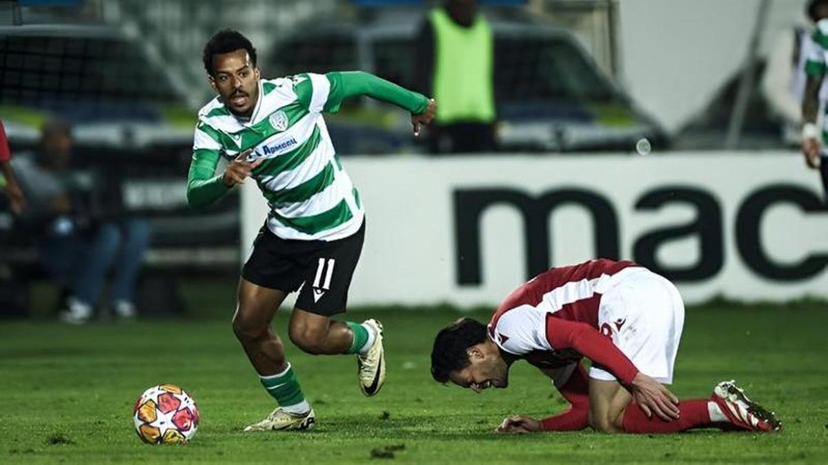 Thierno Arévalo, en acción con el Cherno More durante un encuentro de la liga búlgara.