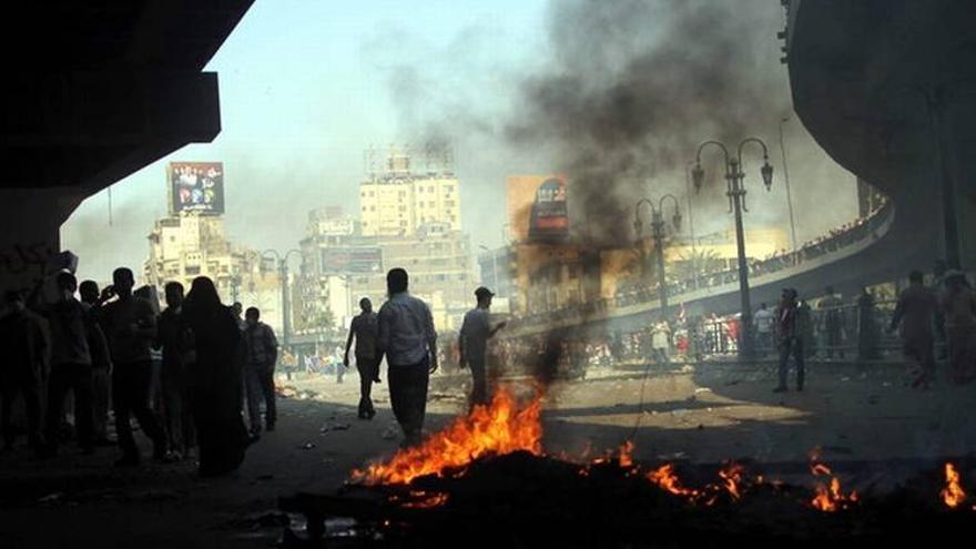 Un grupo de islamistas resiste atrincherado en una mezquita de El Cairo