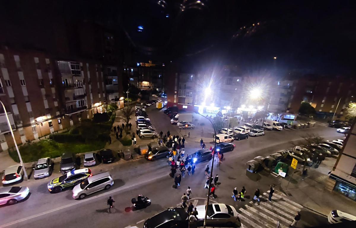 Imagen de las patrullas vecinales que recorren el barrio de El Cerezo.