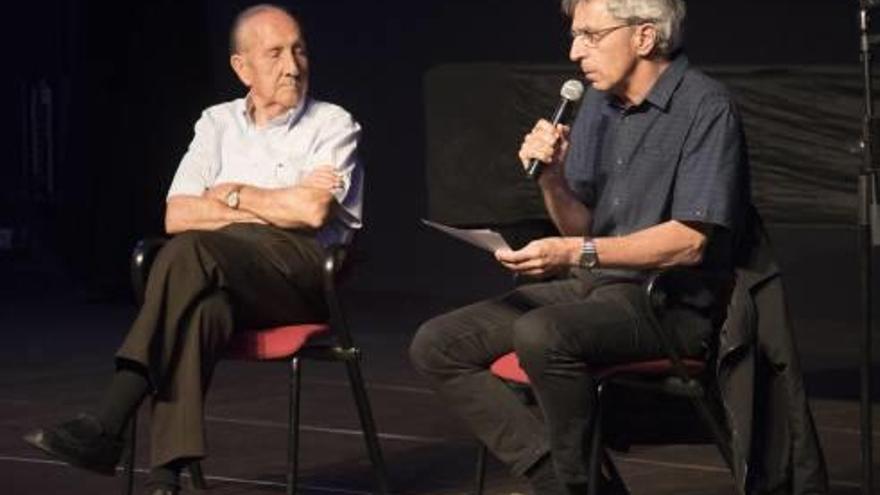 Dissabte el &#039;biberó&#039; Farrés i l&#039;historiador Aloy van conversar