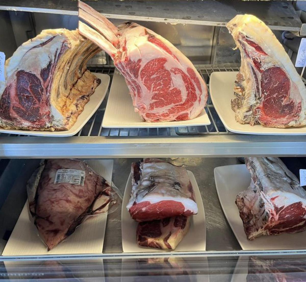 Carnes de gran calidad en El Gallo Viejo.