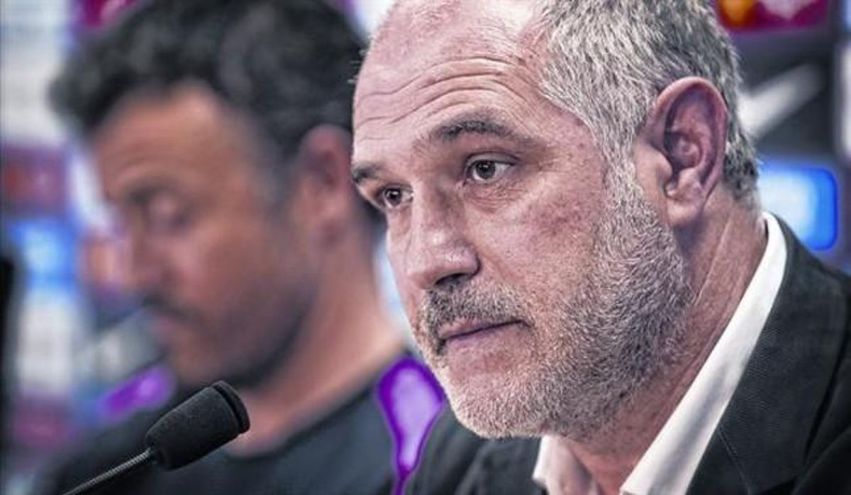 Primers passos 8 Zubizarreta, al costat de Luis Enrique, ahir a la ciutat esportiva del Barça.