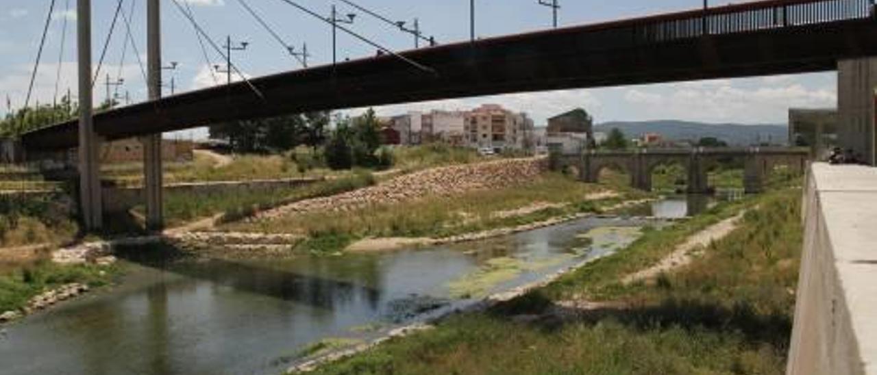 Angustia al borde del puente