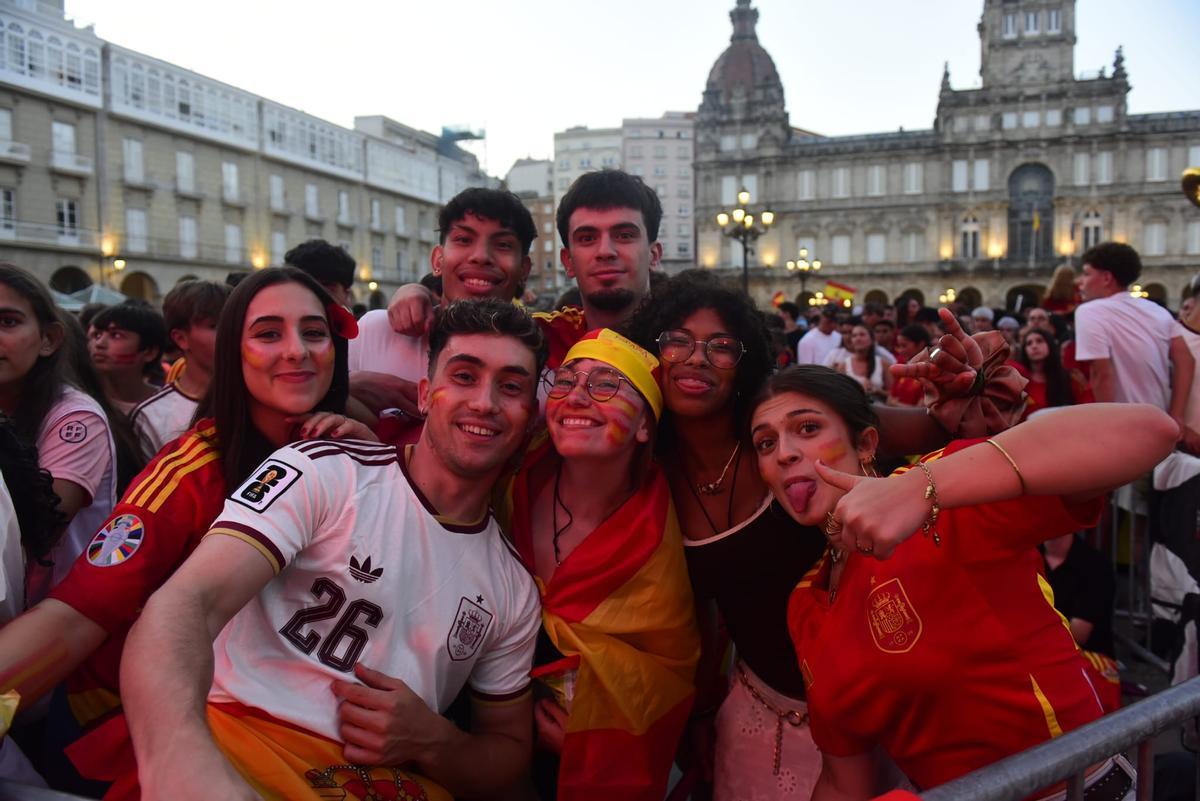 Aficionados de España en A Coruña viven la final del Mundial en María Pita