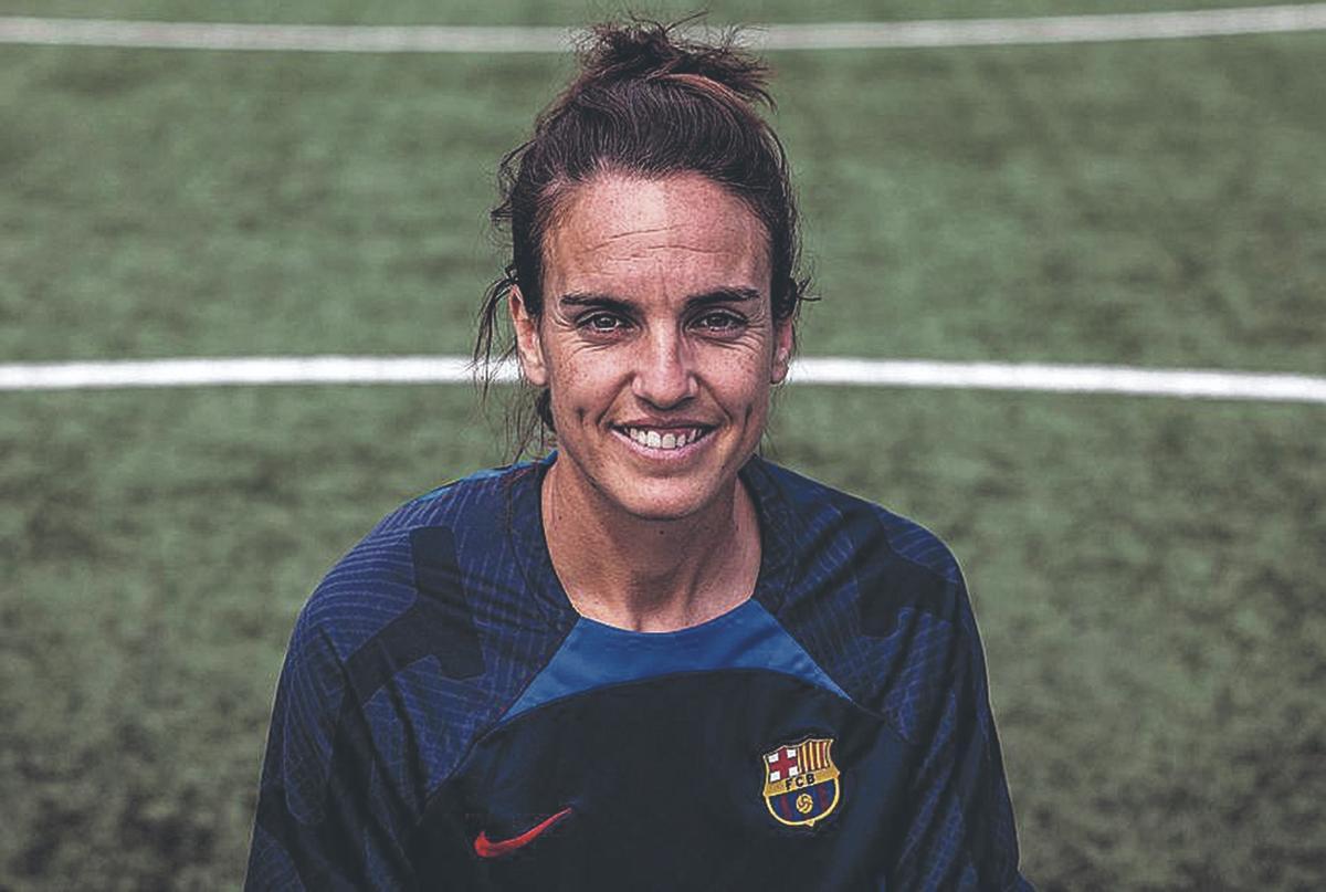 Melanie Serrano entrenado al infantil D del Barça