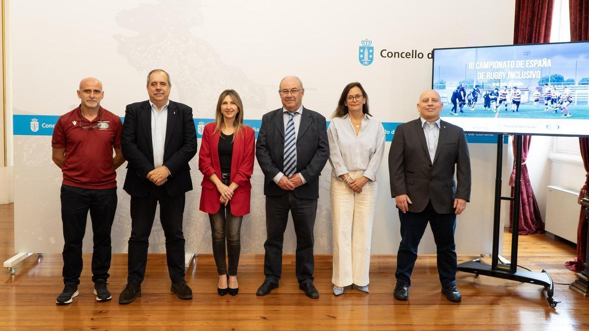 Las autoridades presentes en el acto