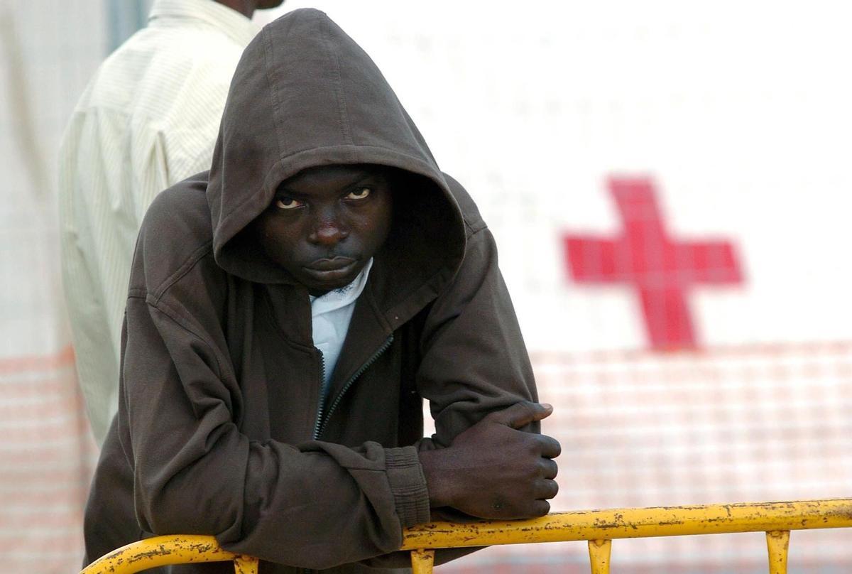 Un inmigrante subsahariano en el CETI de Melilla.