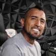 Arturo Vidal en el set up desde donde se comunica con la audiencia