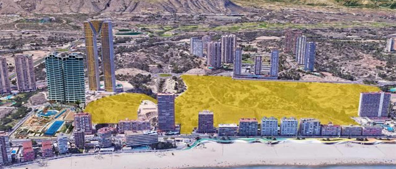 Vista aérea de la zona, donde se marca la superficie adquirida por TM en el sector de Poniente de Benidorm para desarrollar uno de sus planes urbanísticos más ambiciosos.