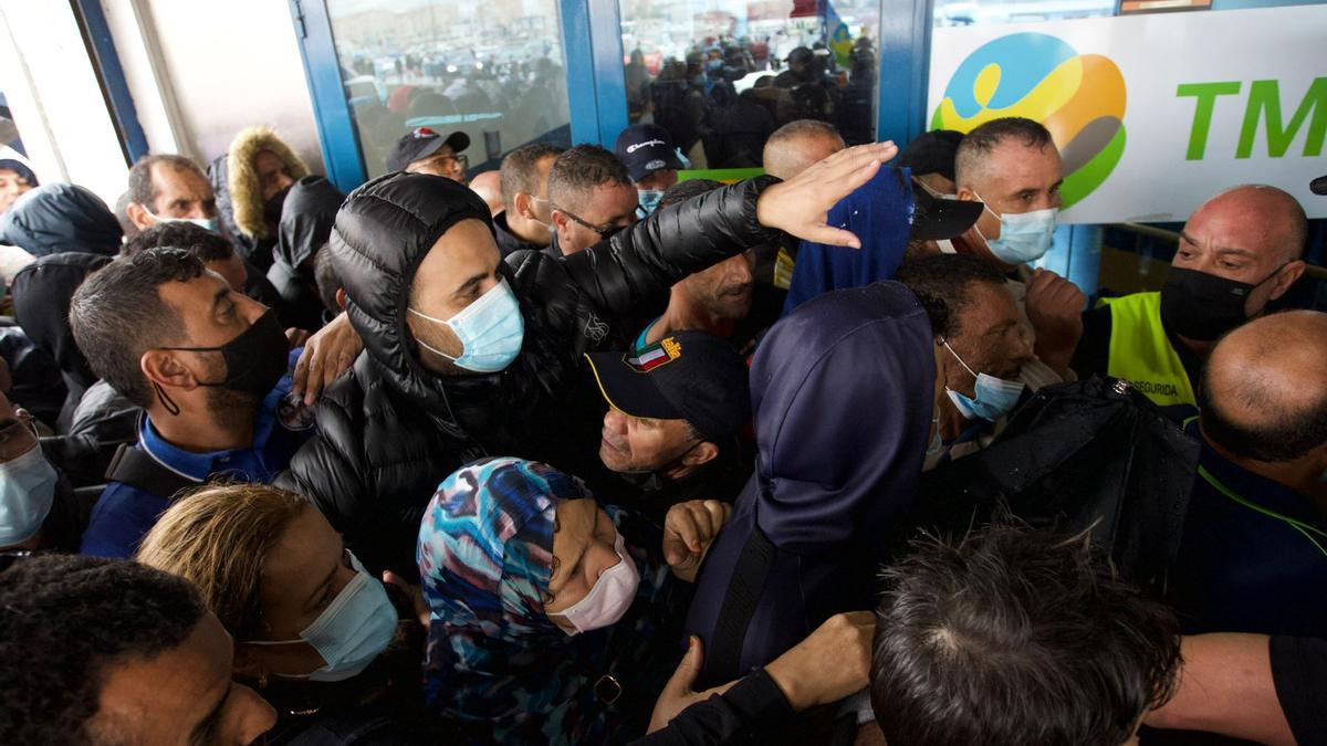 Las imágenes de los altercados en el Puerto de Alicante por el ferry a Orán