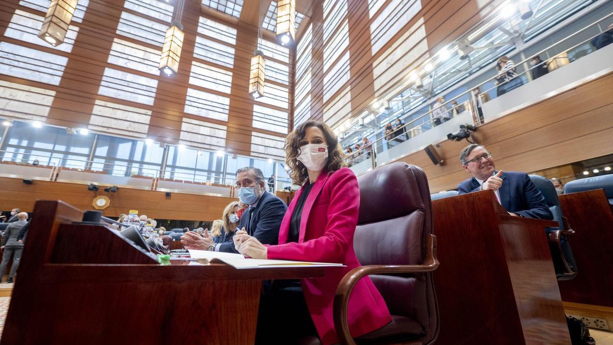 La presidenta de la Comunidad, Isabel Díaz Ayuso, en el pleno de la Asamblea de Madrid.