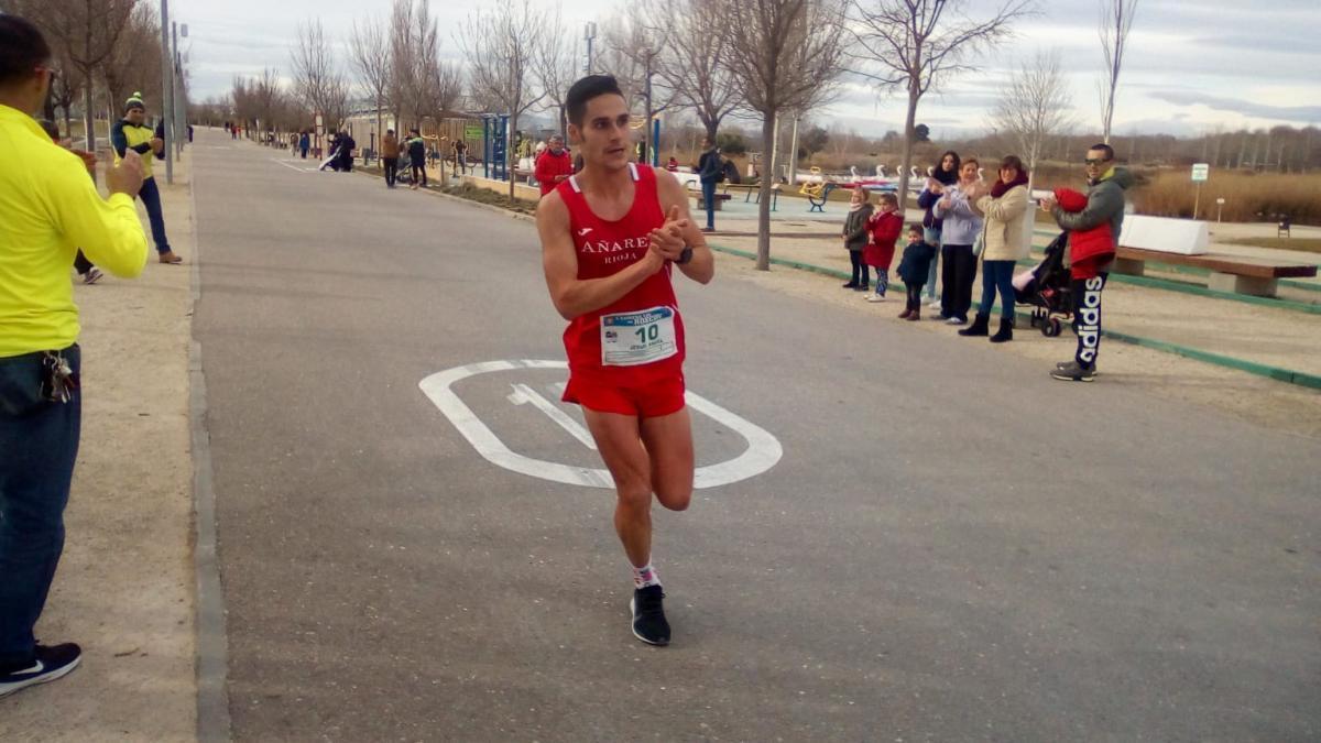 Jesús Olmos y Faiza Bachar ganan la Carrera Popular del Roscón