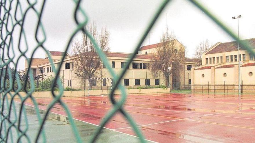 VIDEO | La empresa incumple su promesa de pagar el plus de peligrosidad a los educadores de Es Pinaret