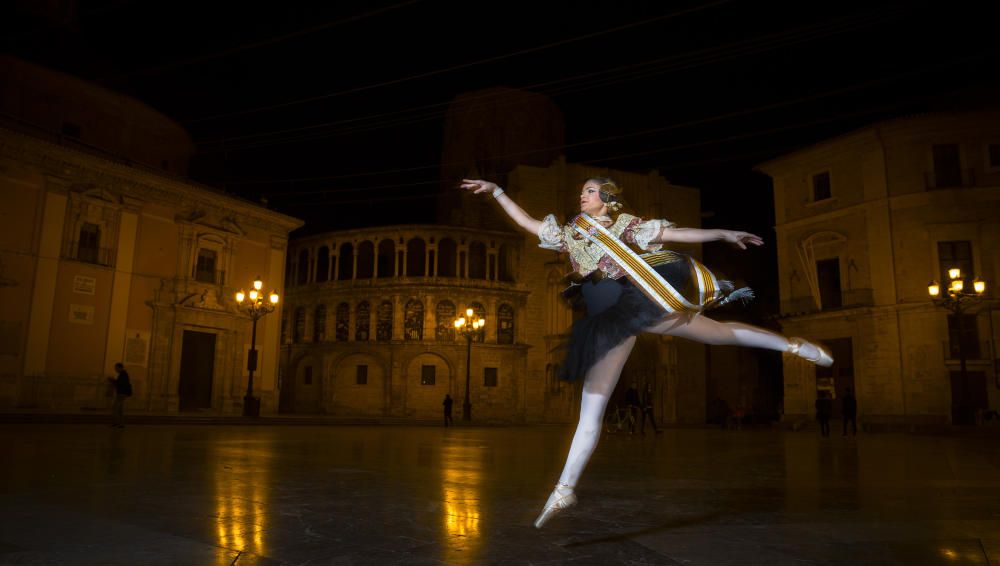 Andrea Frasquet haciendo puntas en mitad de la noche