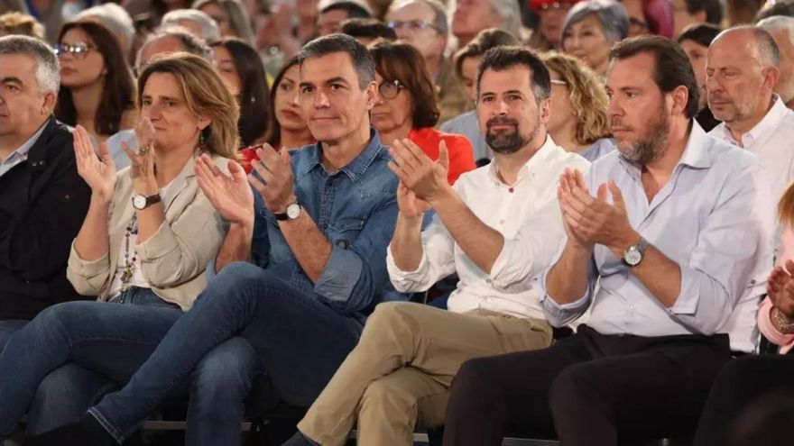 Pedro Sánchez y Luis Tudanca: de compartir Peugeot 407 a convertirse en enemigos irreconciliables