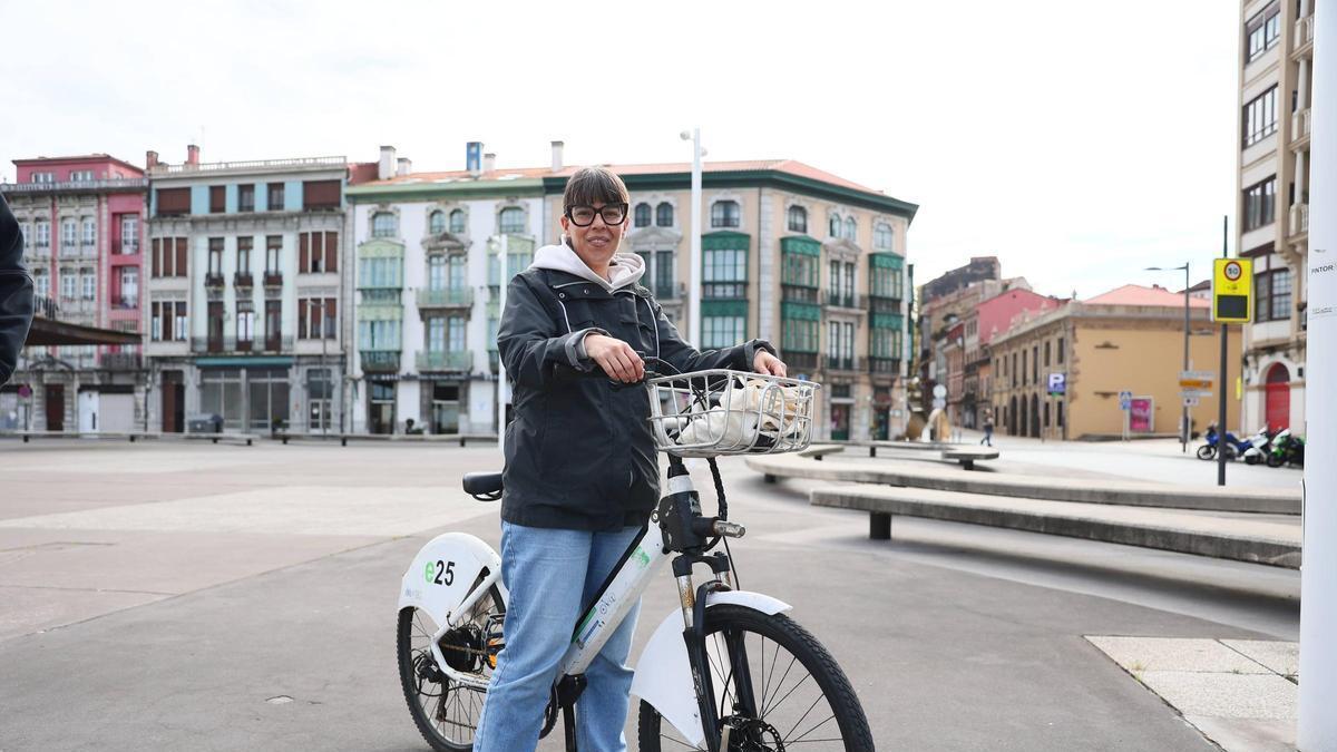 EN IMÁGENES: Los usuarios de las bicicletas de alquiler en Avilés, críticos con el estado del servicio