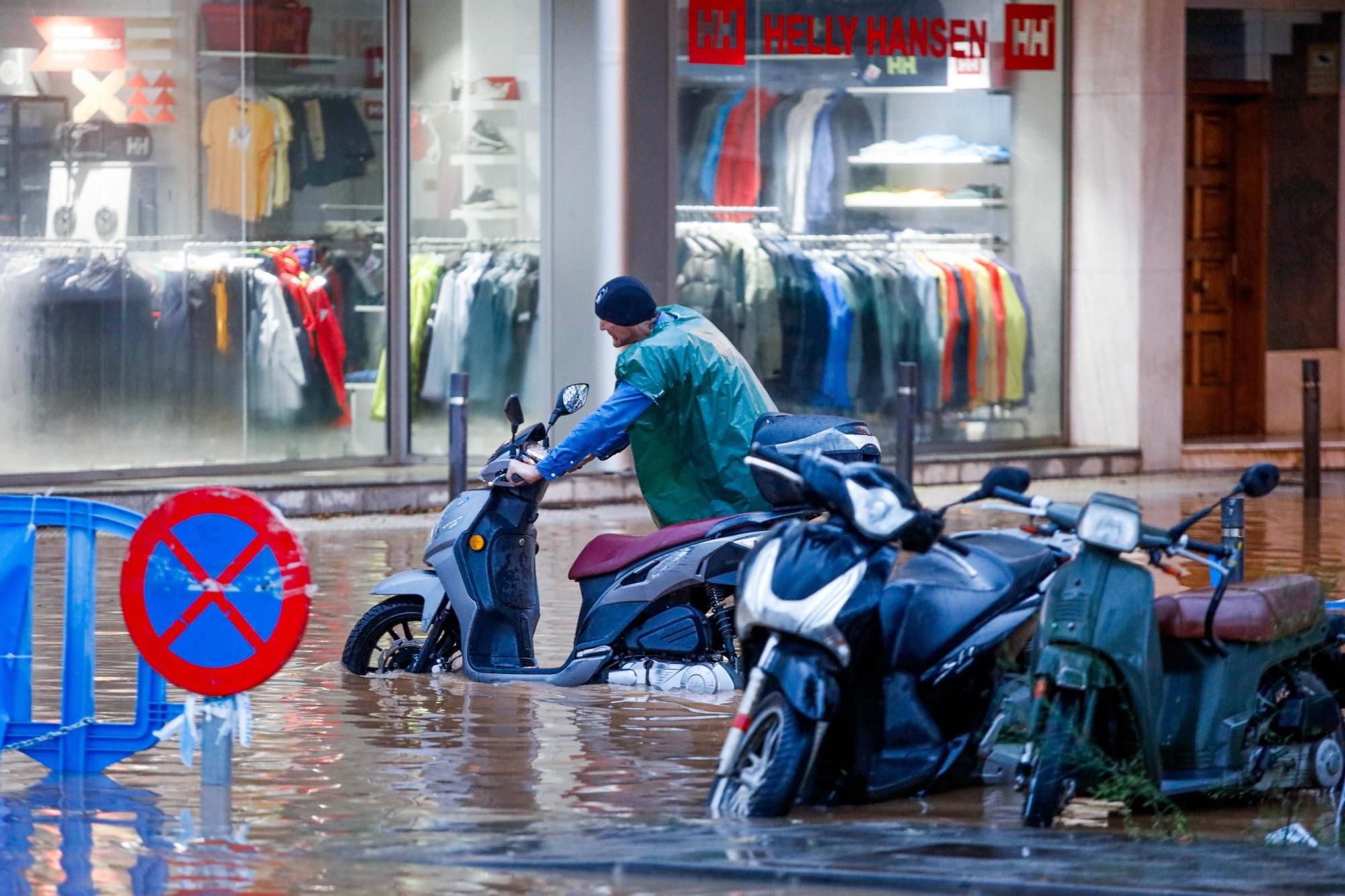 Las imágenes de la dana 'Alice' en la tarde del sábado en Ibiza