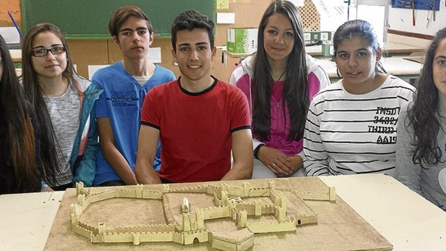 Una maqueta hace visible el castillo de Trujillo para los invidentes