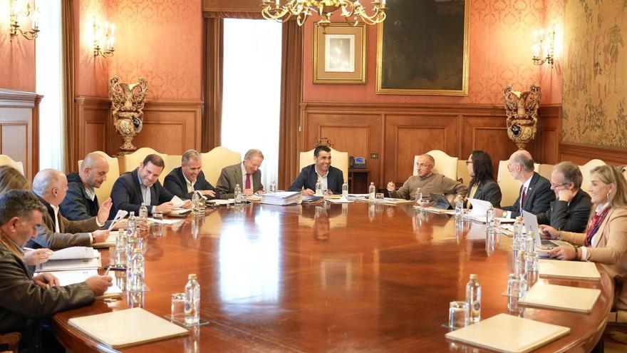 Una de las juntas de gobierno de la Diputación de Pontevedra.