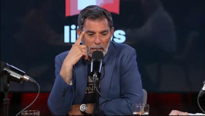 Víctor del Árbol, en el videopódcast del suplemento ABRIL: "Traducir una novela en cualquier lengua puede ser factible, el problema es hacer una carrera fuera"