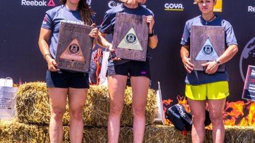 Bebhart, Mey i Estela, en el podi de la categoria femenina Beast