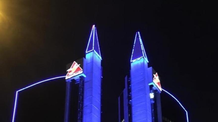 Las torres gemelas de Murcia, iluminadas de azul el pasado año