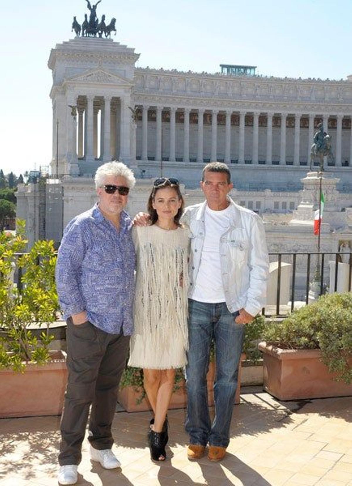 Elena Anaya, Pedro Almodóvar y Antonio Banderas en Roma