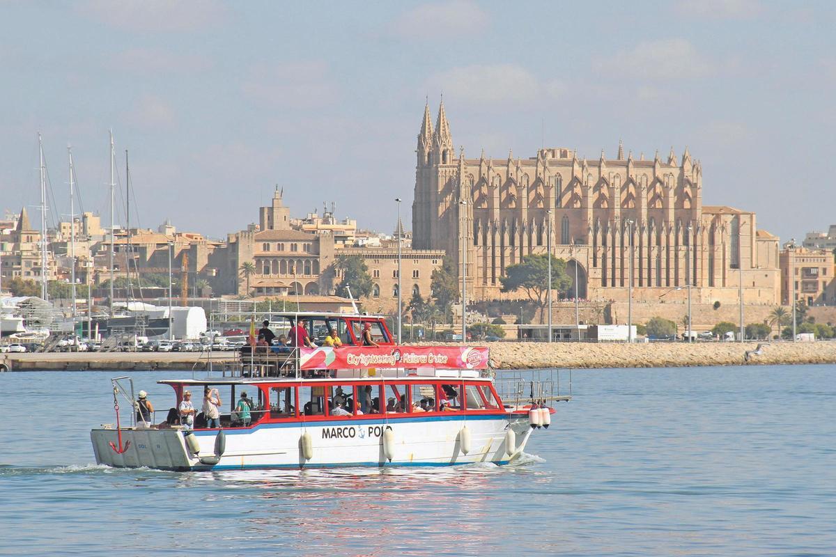 Cruceros Marco Polo, 58 años recorriendo el Port de Palma
