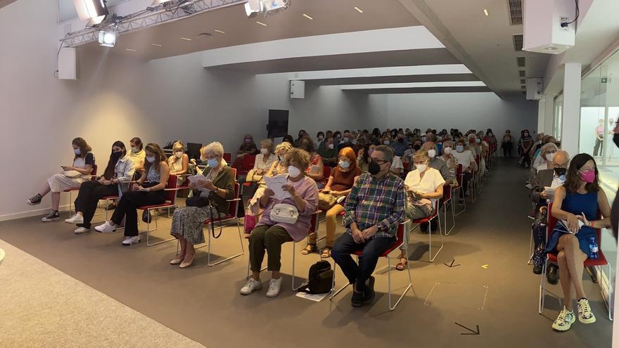 Público en una de las actividades celebradas en el Centro Cultural La Malagueta, dependiente de la Diputación de Málaga