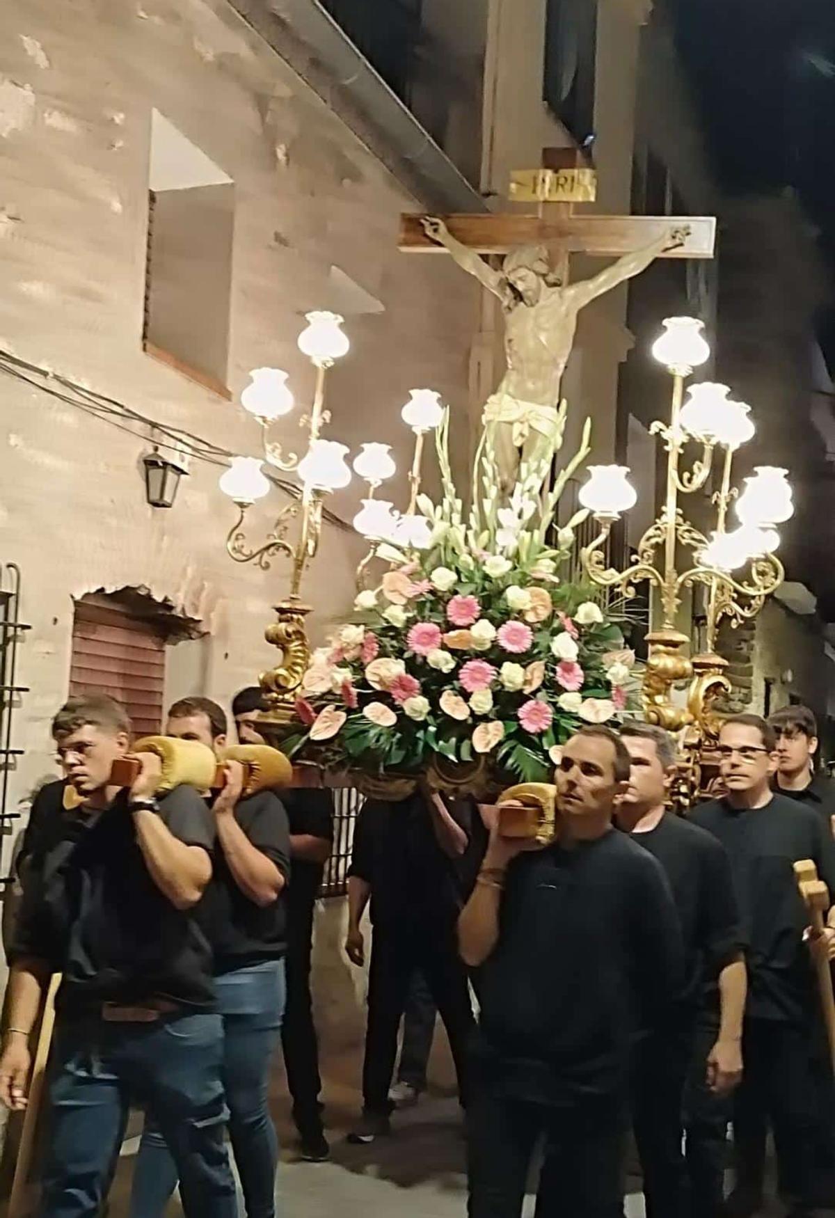 La procesión del Cristo del Calvario es el acto más emotivo.