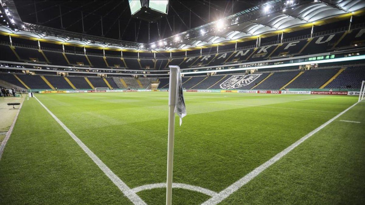 Eintracht y Basilea jugarán con el estadio vacío