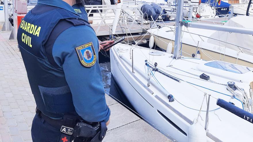 Dos sanciones a chárteres ilegales por cargar pasajeros en zonas no habilitadas en Ibiza