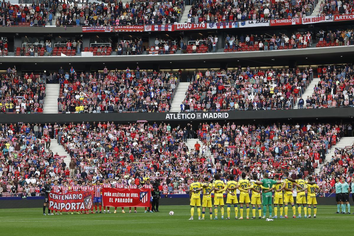Emotivo minuto de silencio en el Metropolitano por las víctimas de Valencia