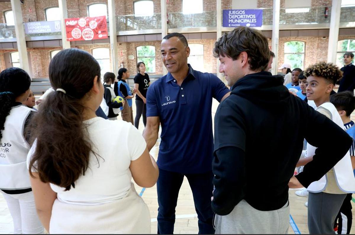Cafú, campeón del mundo con Brasil, participó en el acto que sirvió de pistoletazo para los Laureus 2025.