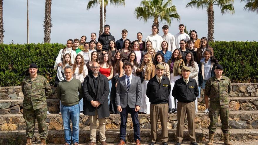 Alumnos de la UCO visitan la BRI X en las jornadas ‘Ciudadanía y cultura de la Defensa 2026’