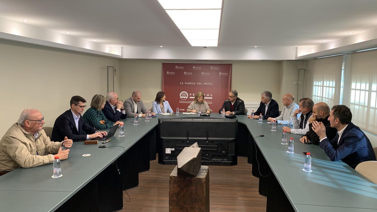 Reunión de Faconauto en la sede de Femeval.