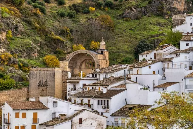 Una ruta por los pueblos más bonitos de España para disfrutar de un otoño mágico