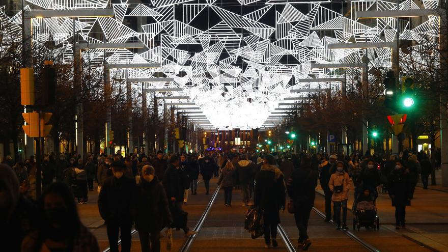 Zaragoza no variará los horarios de encendido de las luces de Navidad