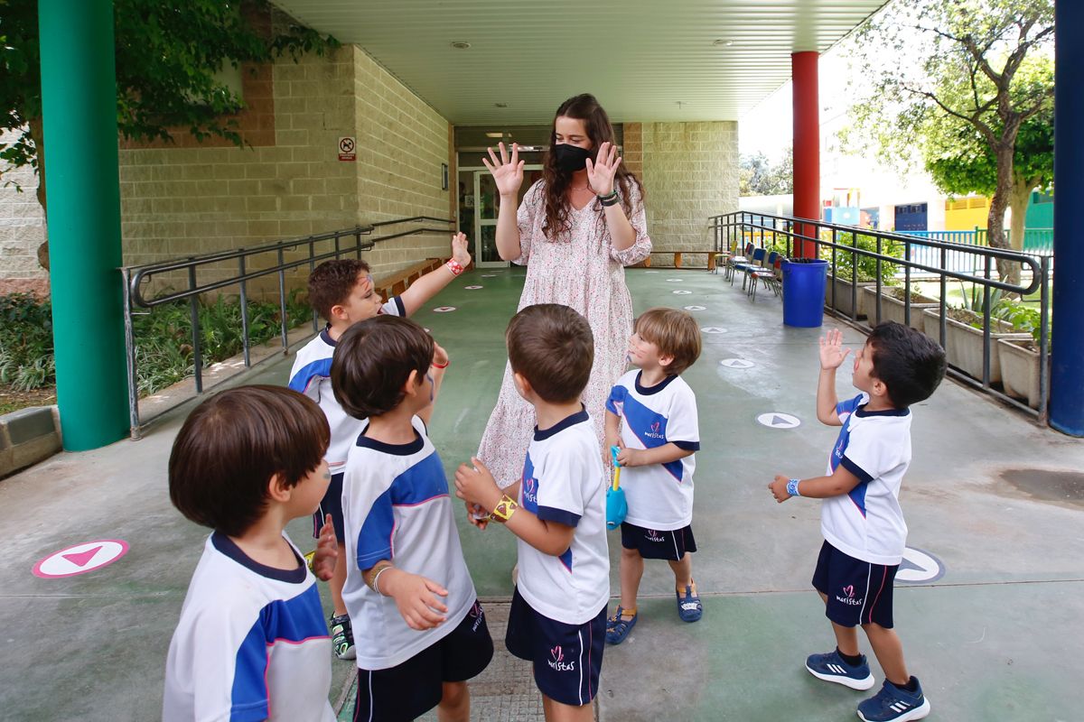 La comunidad educativa dice adiós al curso más difícil