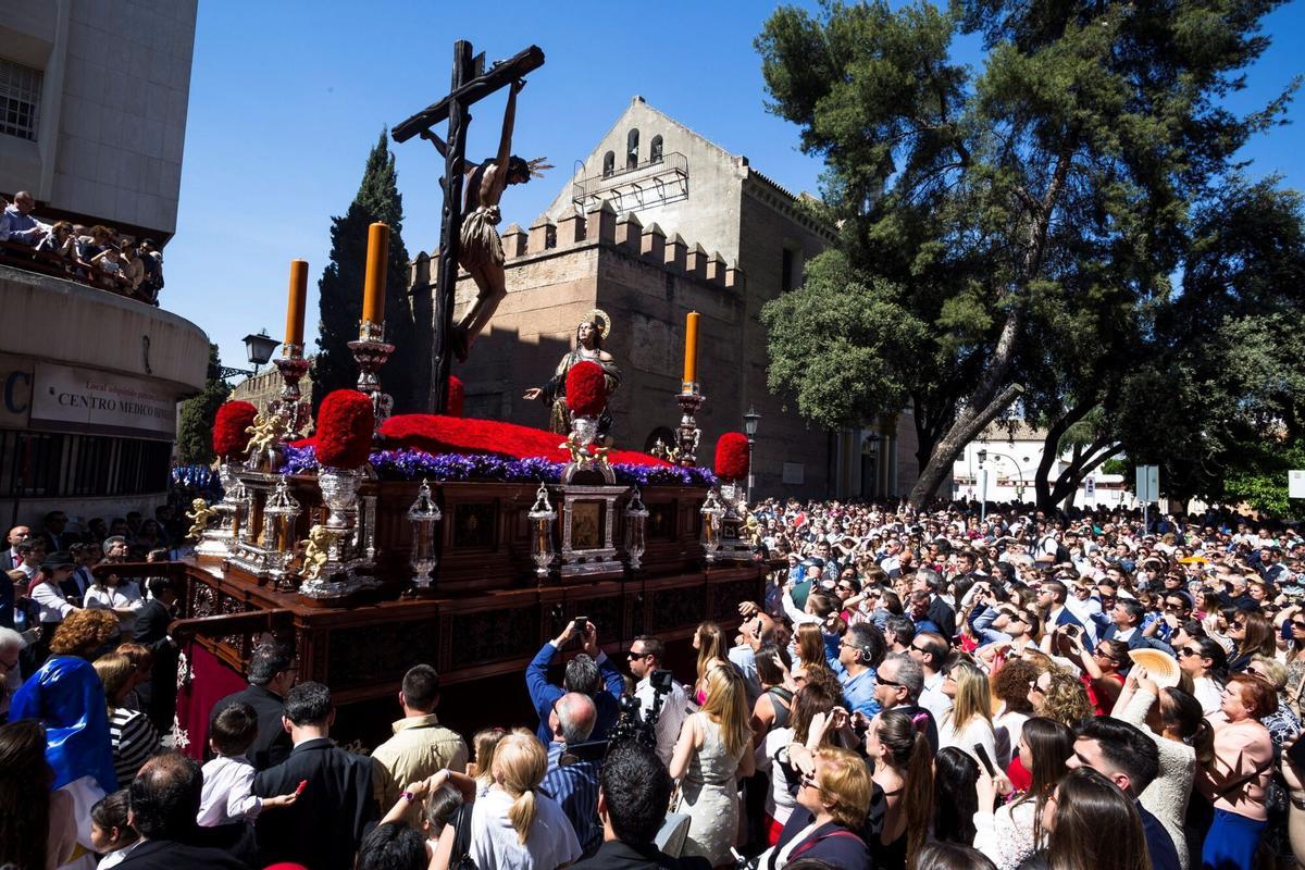 El Cristo de la Hiniesta en la tarde del Domingo de Ramos en la Semana Santa de Sevilla.