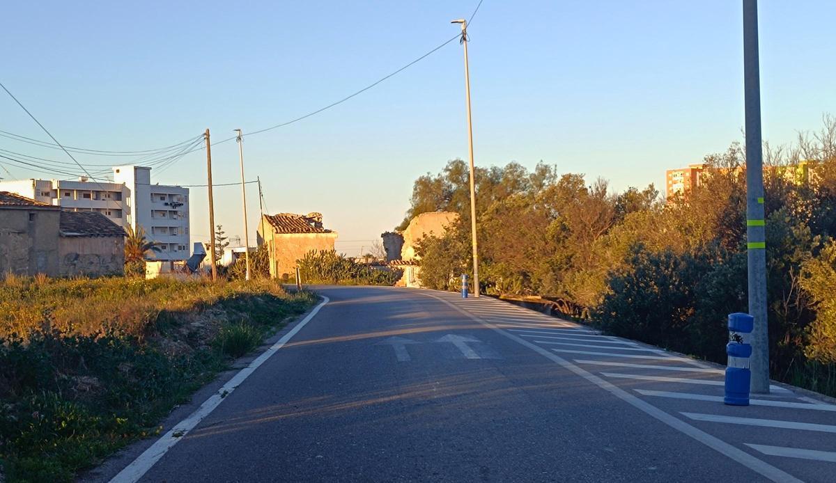 Vial de acceso al puerto de La Vila