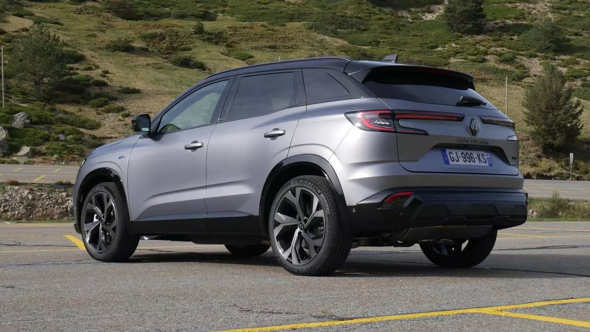 El Renault Austral presenta su candidatura a coche del año