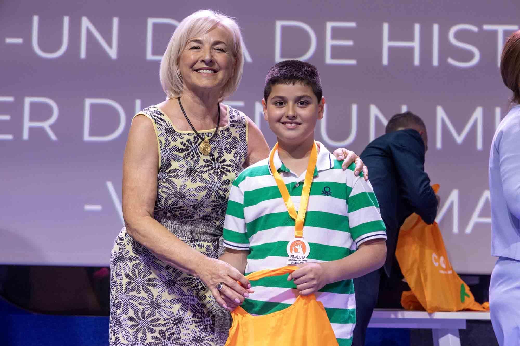 Entrega de premios del concurso infantil de relatos cortos "Cuéntame un cuento para comer" en el Club INFORMACIÓN organizado por COES