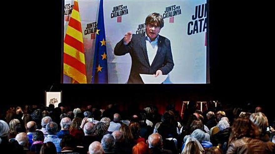 Acte al Born Torra, sobre JxCat: «Nosaltres som els que ens plantem»