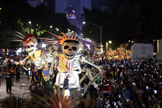 Los desfiles del Día de Muertos en México, en imágenes
