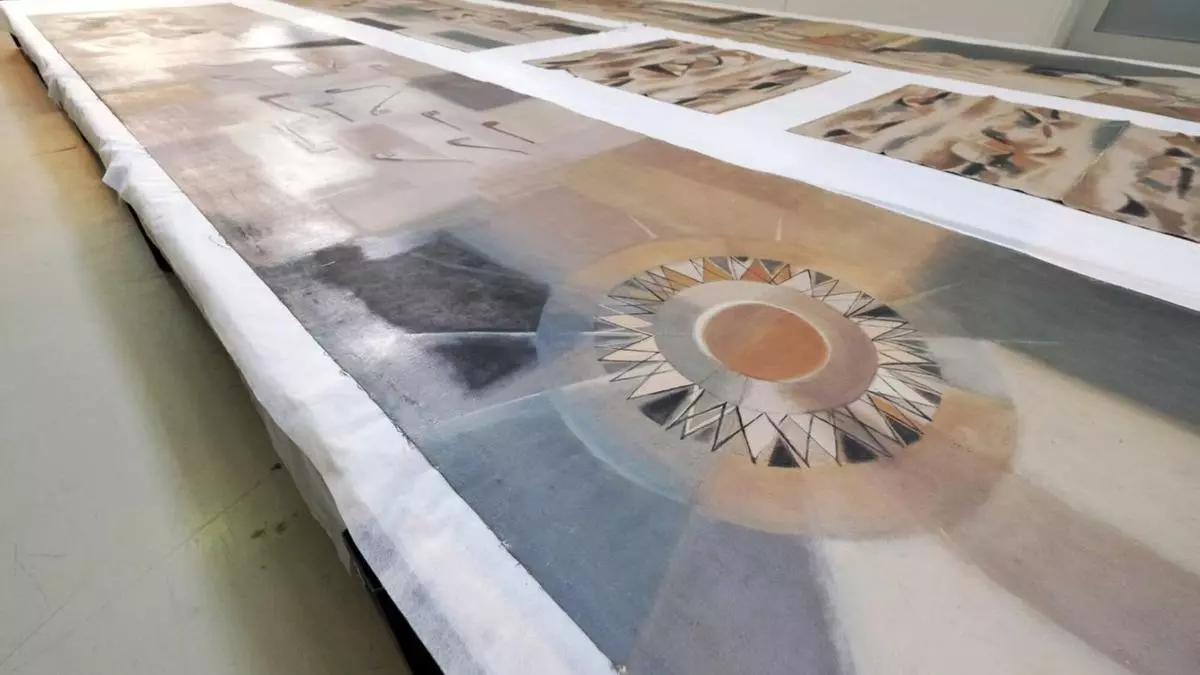 Un mural de la toresana Delhy Tejero en Sevilla fue "mutilado" durante el desmontaje para su restauración