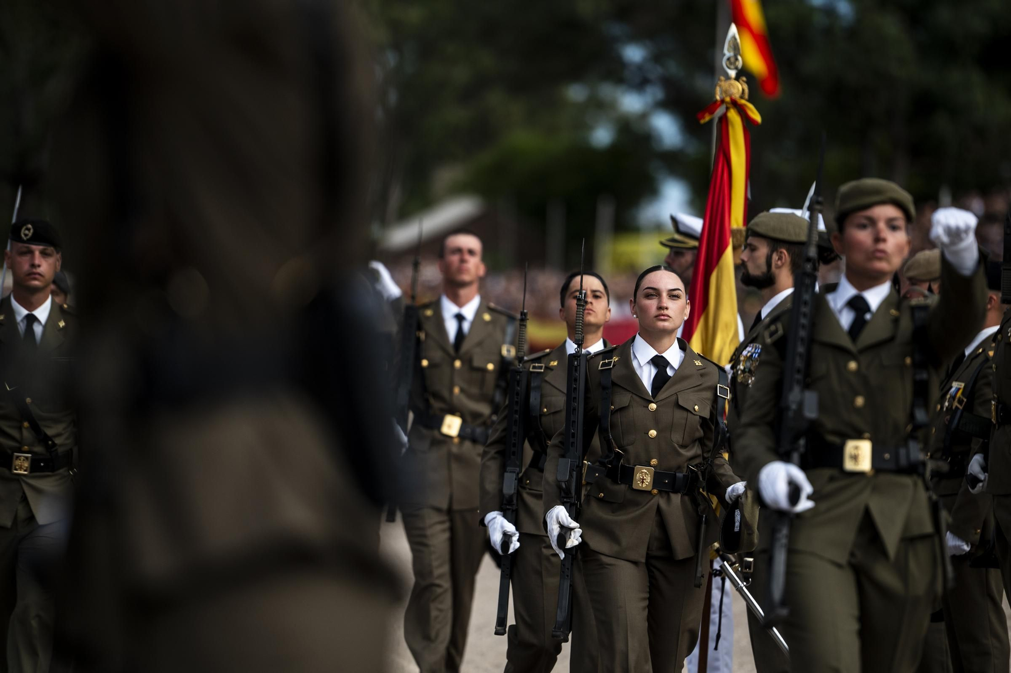 EN IMÁGENES | Multitudinaria jura de bandera en Cáceres con récord de mujeres soldado