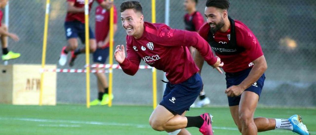 Dani Escriche, nuevo fichaje del Elche, en un entrenamiento con el Huesca.