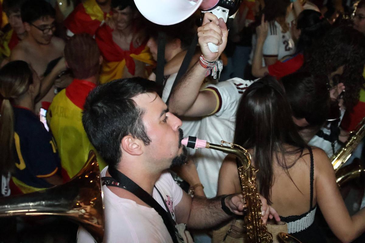 Celebración en la Fuente de La Marina España campeona del Mundial 2026 Celebración en la Fuente de La Marina España campeona del Mundial 2026