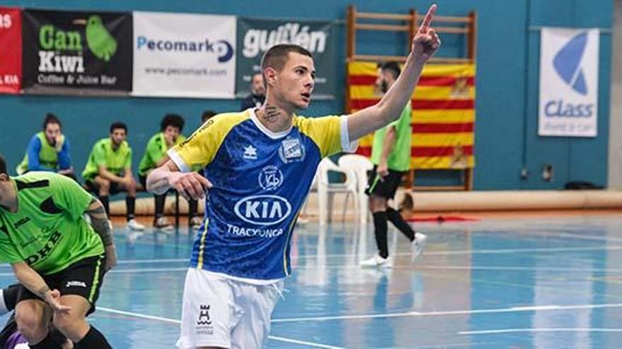 Toni Gelabert celebra un gol con el Kia Gasifred esta temporada.